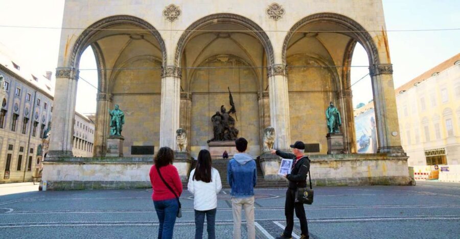 National Socialism WWII with licensed guide - private tour - Odeonsplatz and Feldherrnhalle: Hitler’s arrival meets the first showdown