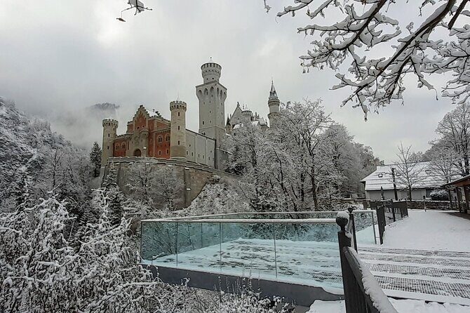 Neuschwanstein Exclusive Romantic Winter Tour INCL. TICKETS - How the day starts in Munich (and why it matters in winter)