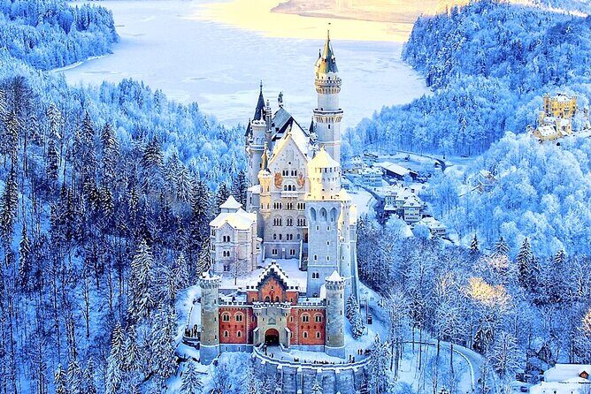 Neuschwanstein Exclusive Romantic Winter Tour INCL. TICKETS - Neuschwanstein skip-the-line: what you actually gain