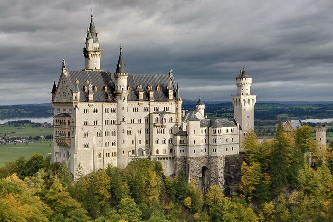 Neuschwanstein, Wieskirche, Oberammergau, Linderhof from Fuessen - Pickup, timing, and the guide’s role (the day doesn’t run itself)