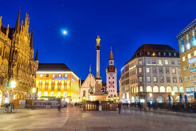 Night watchman torchlight tour in Munich - Alter Peter Tower: Seeing Munich’s Oldest Parish Church Through the Dark