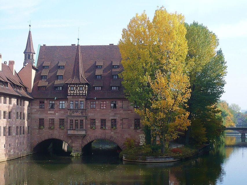 Nuremberg 2-Hour Old Town Highlights Walking Tour in English - Starting at Nuremberg Hauptbahnhof: get your bearings fast