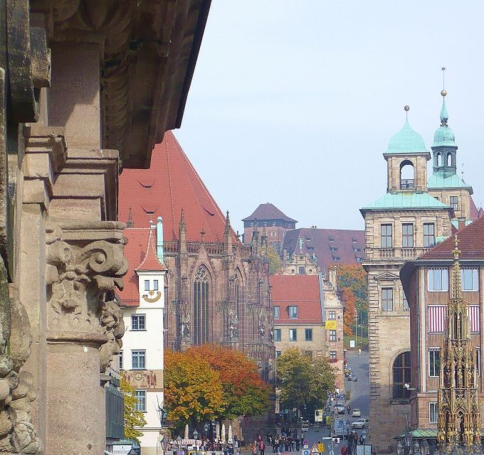 Nuremberg 2-Hour Old Town Highlights Walking Tour in English - St. Lorenz Church and the medieval city walls: stone stories in plain sight