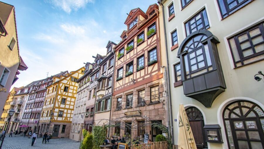 Nuremberg: 60 minute Express Walk with a Local - Imperial Castle of Nuremberg: seeing power in stone