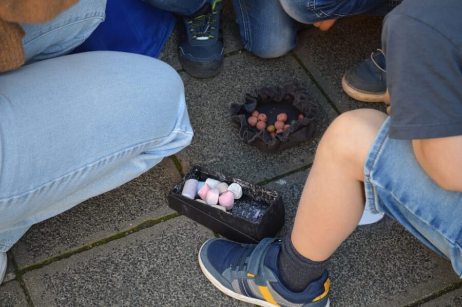 Nuremberg: Medieval Time Travel for Kids - Weinmarkt to Weißgerbergasse: professions, games, and a shared sacred moment