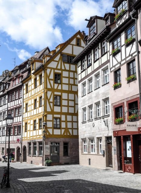 Nuremberg - Old town Historic Walking tour - Hauptmarkt: the main square and the tower you came for