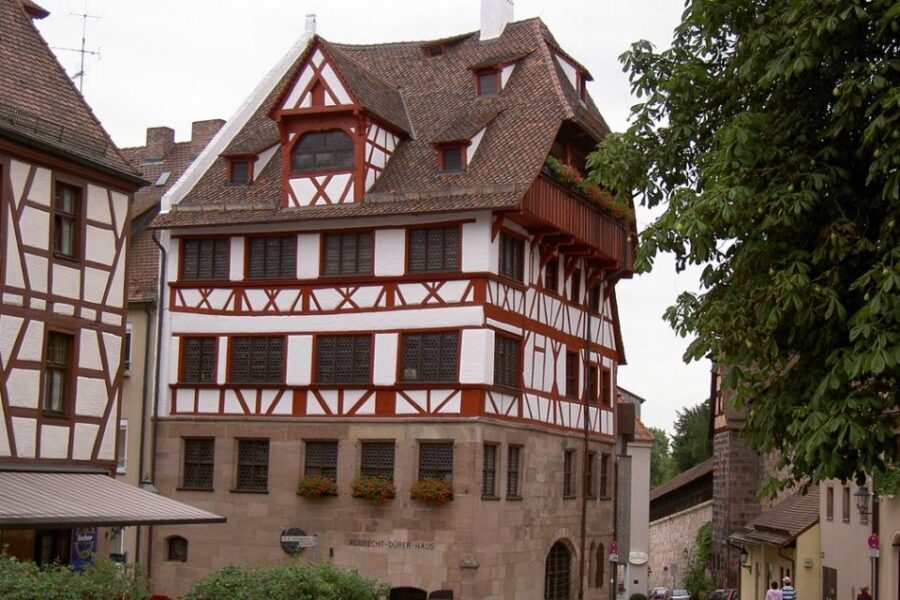Nuremberg: Private 1.5-Hour Tour with Beer Tasting - Microbrewery Visit: How the Beer Tasting Works as the Finale