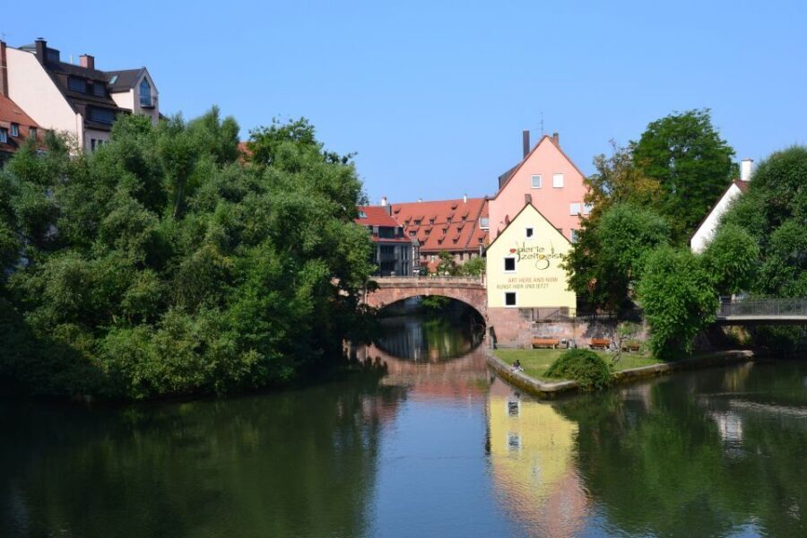 Nuremberg: Private guided tour of the Old Town in German - The Beautiful Fountain Ring: The Wish Ritual You Can Actually Do