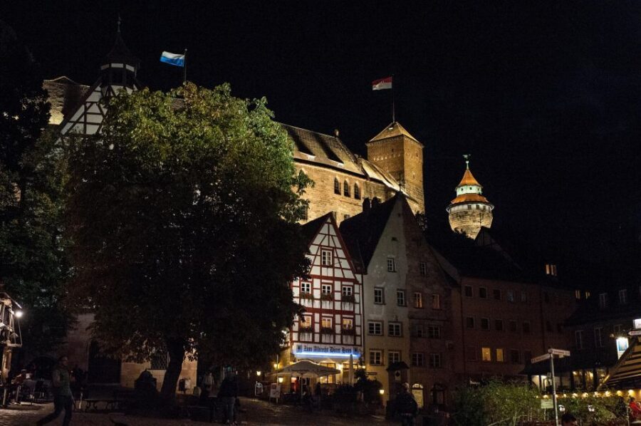 Nuremberg: Private guided tour of the Old Town in German - Practical Notes: Shoes, Drones, and When to Choose a Different Tour