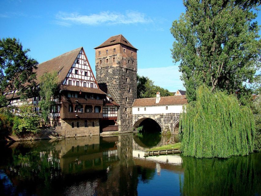 Nuremberg: Private Guided Walking Tour - Hauptmarkt and Frauenkirche: The Clock’s Little Men Show