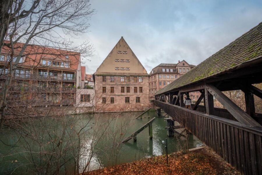 Nuremberg: Private History Tour with a Local - St. Lawrence Church: more than a photo stop