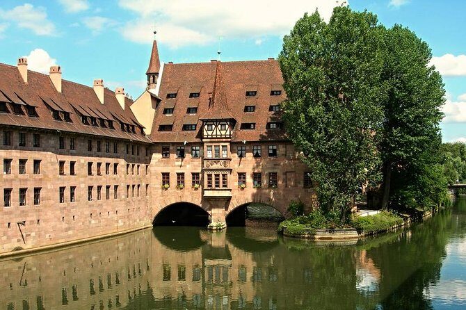 Nuremberg: Private Walking Tour with a Local - Meeting point and how pickup works in the city center