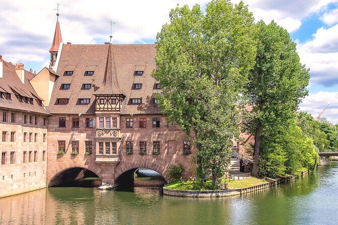 Nuremberg Scavenger Hunt and Sights Self-Guided Tour - Spotting the Durer Hare Sculpture