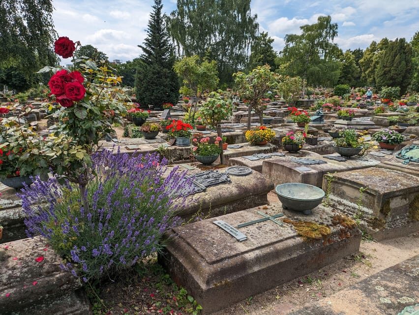 Nuremberg: St. Johannis Friedhof &Hesperidengärten IN GERMAN - Key things I’d circle before you go