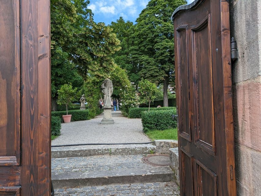 Nuremberg: St. Johannis Friedhof &Hesperidengärten IN GERMAN - Entering St. Johannis Cemetery Like a Nuremberg Storybook