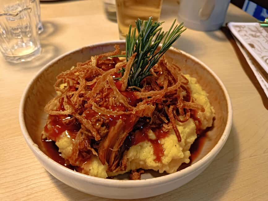 Nuremberg Traditional Food Tour: Full Meal and Drinks - Getting started at St Lorenz Church (and what to expect from the walk)