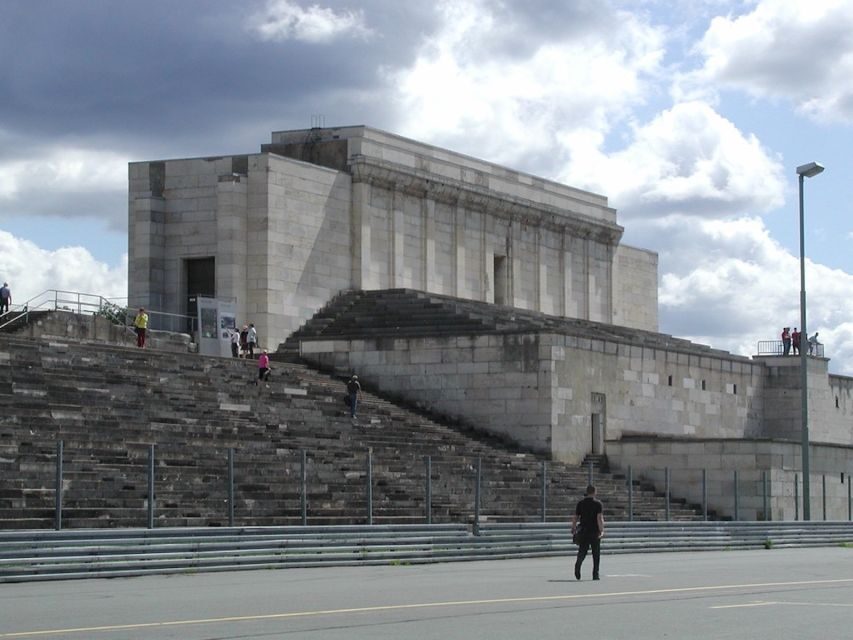 Nuremberg: World War 2 History Tour with Beer Tasting - Kongresshalle photo stop and guided tour: seeing the regime’s scale