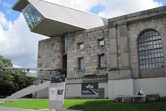 Nuremberg WWII Tour, Courtroom 600 and 3rd Reich Sites - Stop 1: Hall of Honour and the scale game of Nazi architecture