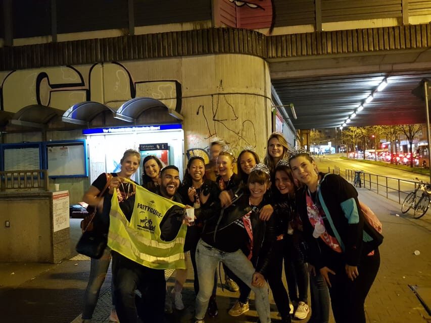 Nürnberg: Private JGA mit 4 Stopps + Clubeintritt + Shots - Starting at Weißer Turm Metro: Fast Meetup, Fast Party