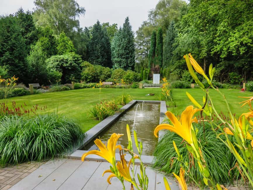 Ohlsdorf Cemetery: 1.5-hour individual guided tour - Why Ohlsdorf Cemetery feels different from a normal graveyard