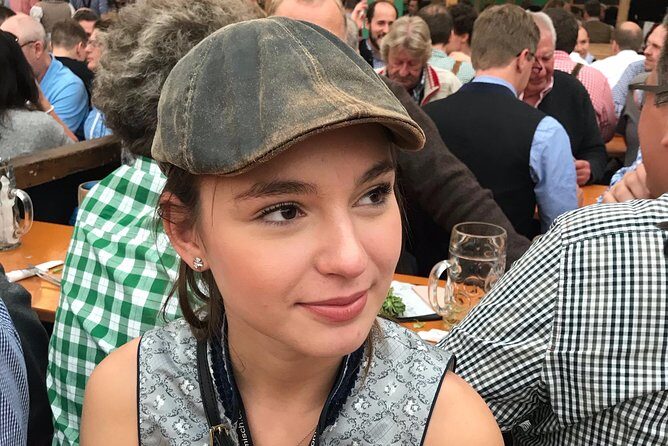 Oktoberfest Tour with table and unlimited beer - What the guide adds: history that doesn’t kill the mood