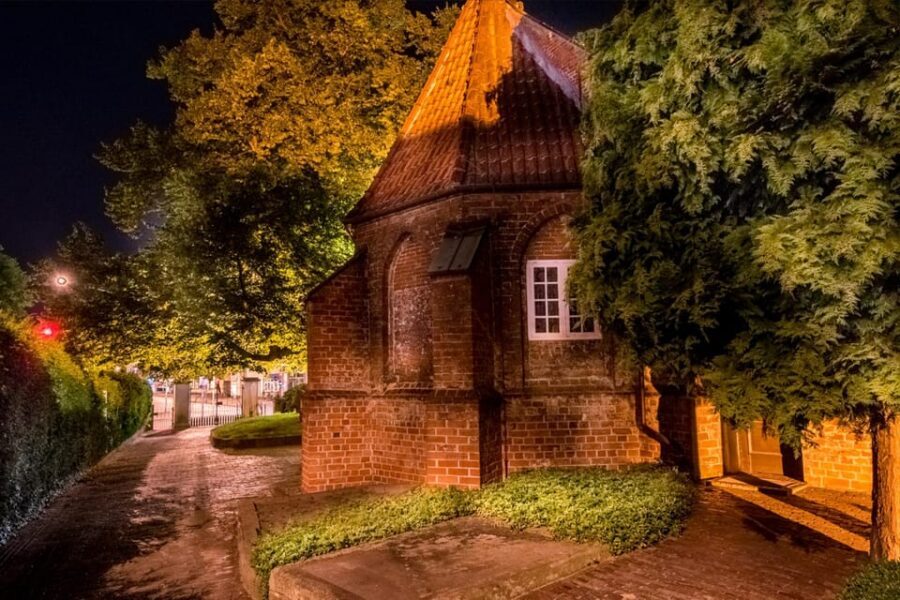 Oldenburg: "Executioners, witches & scoundrels" (crime thriller tour) - Entering Oldenburg’s thriller mood at the Gertruden Chapel