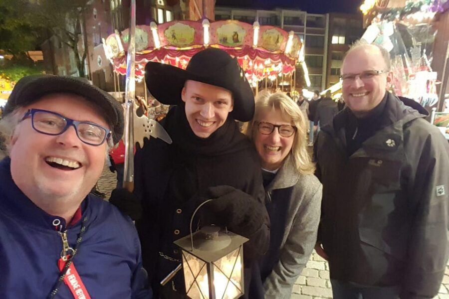 Oldenburg: Nachtwächter-Führung (Erlebnistour) - Meeting at Kasinoplatz and Getting the Lantern Mood