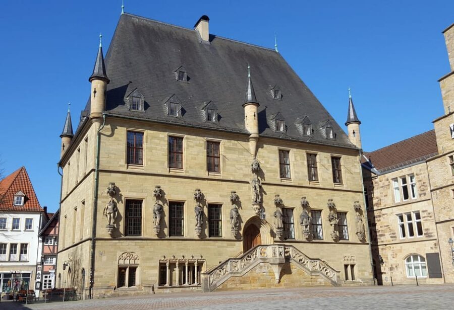 Osnabrück: Rathaus- und Altstadt Tour (Stadtführung) - Practical meeting point and what to do right before you start