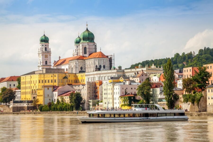 Passau: 1-Hour Guided City Walking Tour - Key highlights worth showing up early for