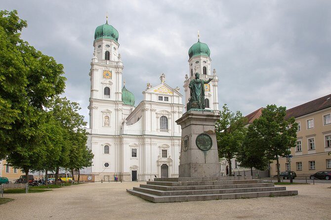 Passau - Classic Guided tour - Altes Rathaus and the flood marks that tell the truth