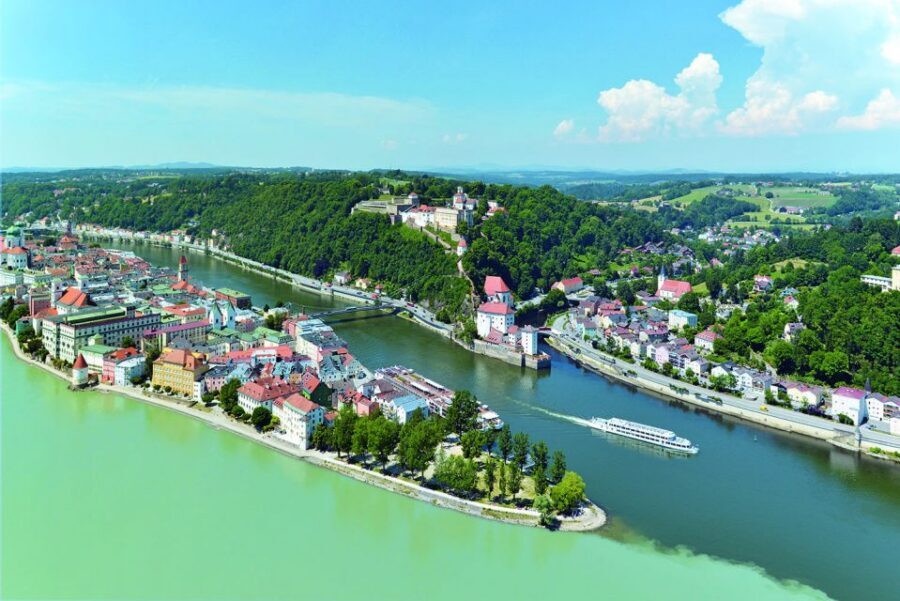Passau: Floating City Highlights Tour on the Danube and Inn - Getting On at Anlegestelle A11 (and Finding Your Ticket Spot)