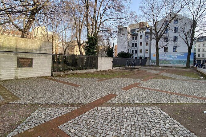 Path of Resistance: Berlin’s Hidden Holocaust Stories - Protest, sabotage, and public fear: Rosenstraße, Lustgarten, and the Zeughaus plot