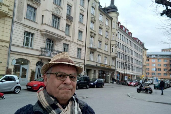 Paul's Private Tour in Munich old City - Where you start: Karlstor to a clean arrival in the old city