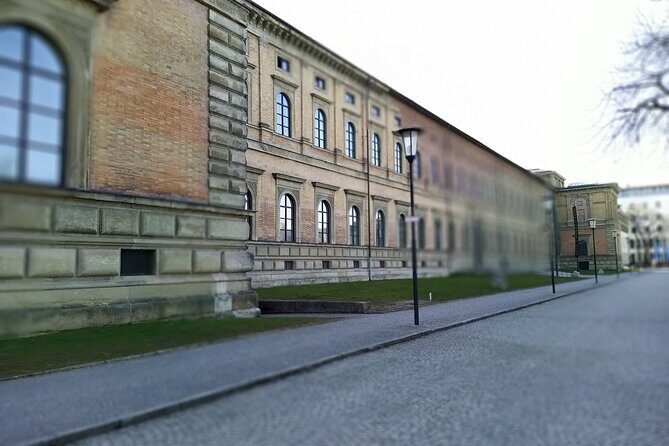 Paul's Private Tour in the Alte Pinakothek Munich - Entering the museum: what your 2-hour route is really doing