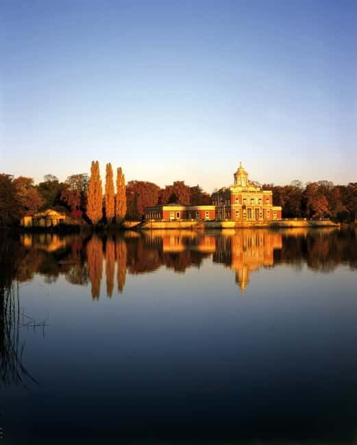 Potsdam: 5-Hour-Tour "Parks & Palaces" from Berlin by VW-Bus - A 5-Hour Potsdam Palace Day From Berlin in a Comfortable VW Bus