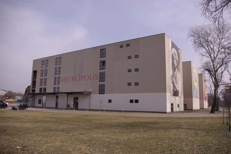Potsdam-Babelsberg: 5-Hour-Tour "Film-History" by VW-Bus - Why a VW-bus film tour beats a random city drive
