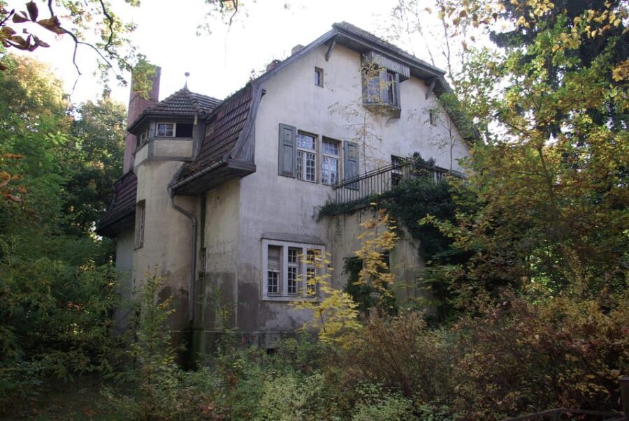 Potsdam-Babelsberg: 5-Hour-Tour "Film-History" by VW-Bus - Price and value for a private group up to 2