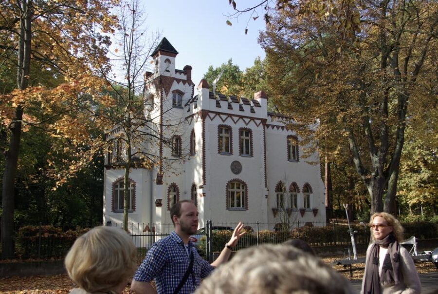 Potsdam-Babelsberg: 5-Hour-Tour "Film-History" by VW-Bus - Practical tips so the day feels easy, not rushed