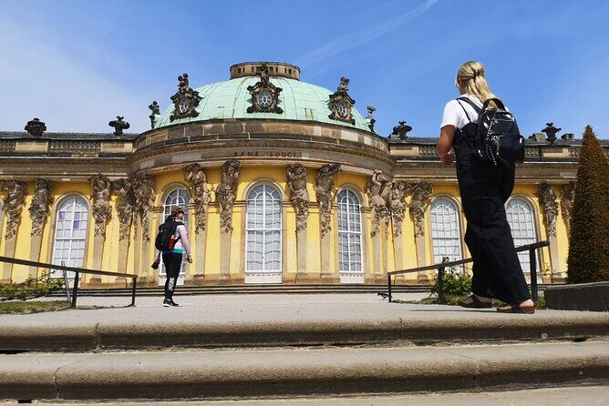 Potsdam Highlights - Private sightseeing tour by minibus - A vintage Buchanka route that keeps Potsdam moving