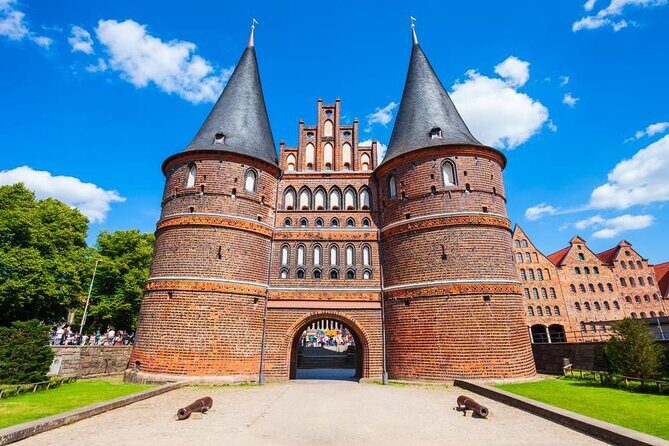 Private 5-Hour Hamburg Countryside Tour with a former policeman - Key Things You’ll Notice on This Tour