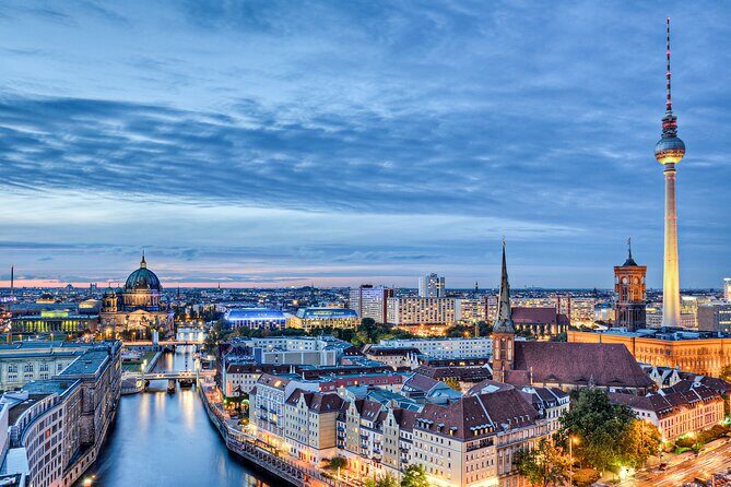 Private All-in-One Berlin Shore Excursion from Warnemünde Port - Reichstag Building: the quick stop that sets the tone