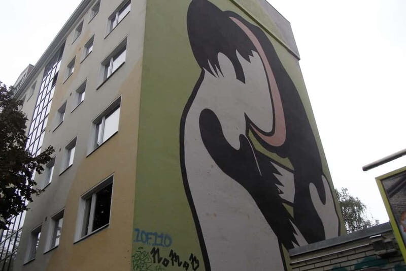 Private Alternative Berlin Tour -Murals, Graffiti and Squats - Key highlights