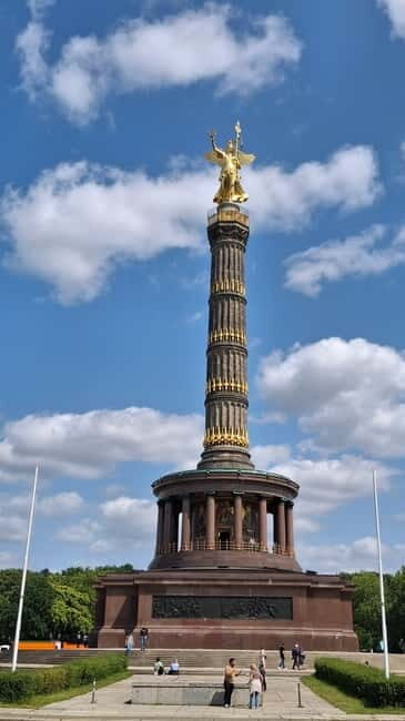 Private Alternative Berlin Tour -Murals, Graffiti and Squats - Alexanderplatz and Haus Schwarzenberg: alternative culture beside everyday life