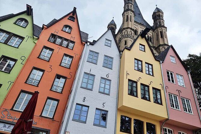 Private audio book city rally around Cologne Cathedral and the Old Town - A private Cologne rally with an audio detective behind the wheel