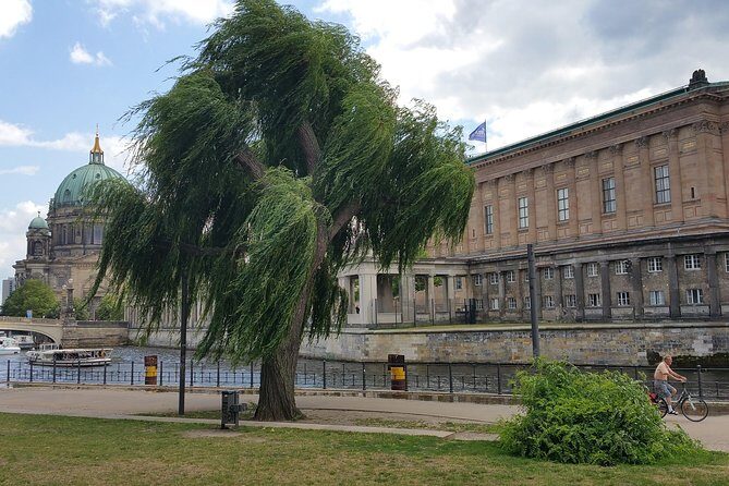Private Berlin City Center Walking Tour - Hotel pickup and a guided route that keeps you oriented
