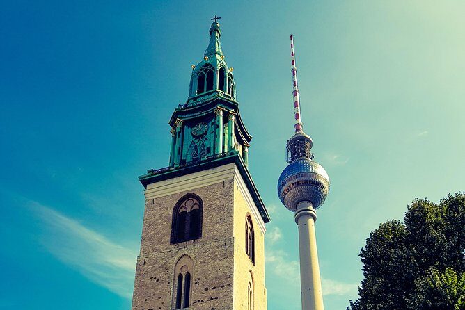 Private Berlin City Center Walking Tour - Brandenburg Gate: the big-name starting point