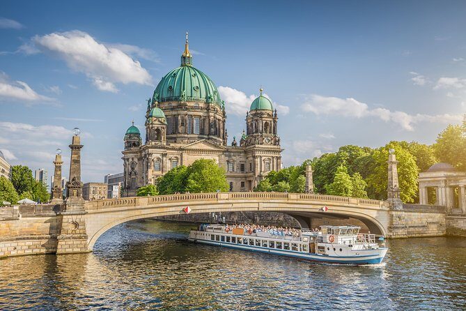 Private Berlin Half Day Tour with a Local: See the City Unscripted - Museum Island and the boulevard mindset