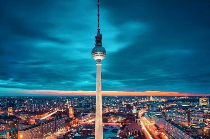 Private Berlin Half Day Tour with a Local: See the City Unscripted - Checkpoint Charlie to local side streets: history with street context