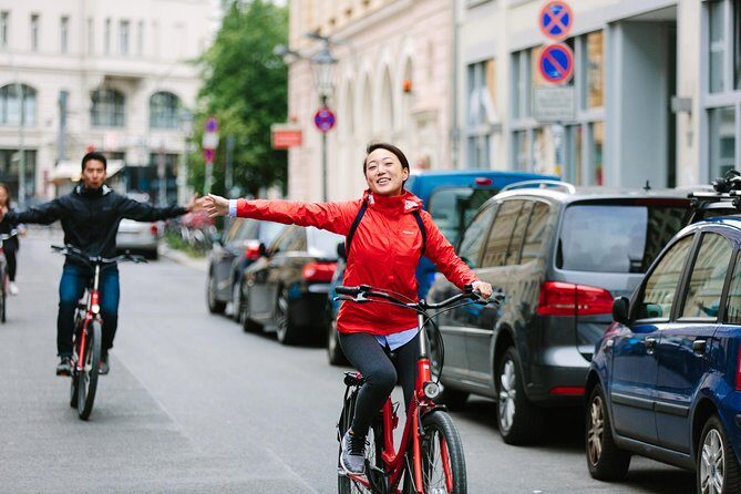 Private Berlin Street Food Tour by Bike - Zion Church and the old Jewish quarter: photo stops with real context