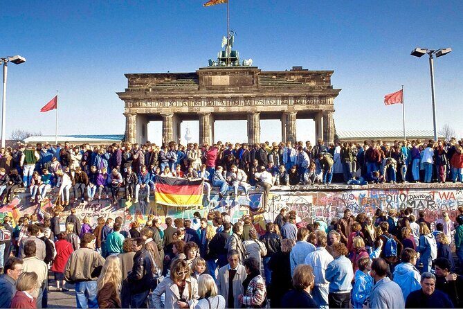 Private Berlin Walking Tour - From Hotel Adlon to Bebelplatz: timing, walking, and the start you’ll actually find